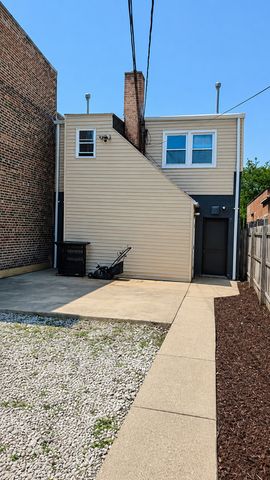 2441 N Laramie Avenue, Chicago, IL 60639
