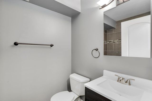 2441 N Laramie Avenue, Chicago, IL 60639