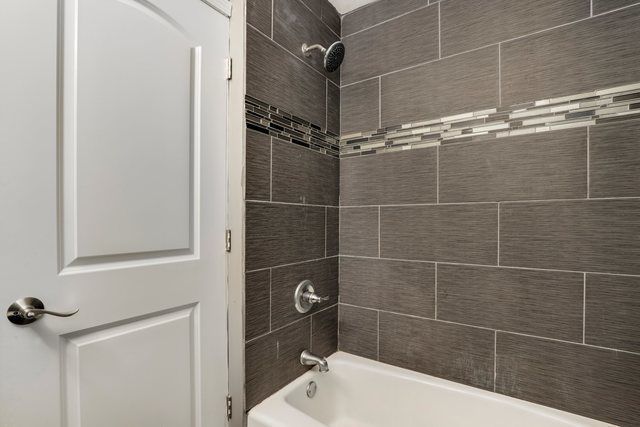 2441 N Laramie Avenue, Chicago, IL 60639