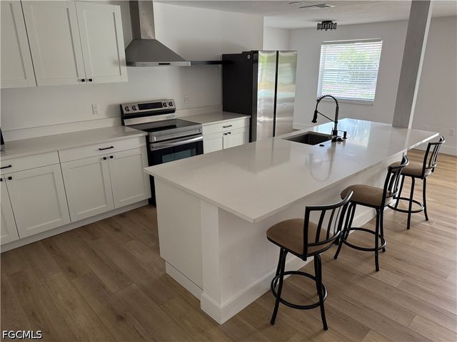 1463 Tanglewood PKWY, Fort Myers, FL 33919