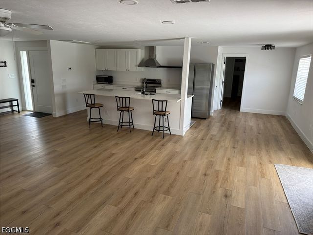 1463 Tanglewood PKWY, Fort Myers, FL 33919