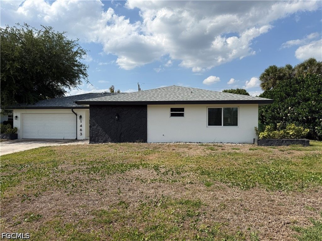 1463 Tanglewood PKWY, Fort Myers, FL 33919