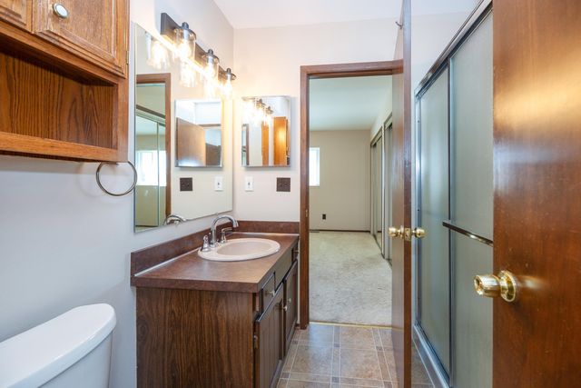 476 Coldiron Drive, Rochester Hills, MI 48307