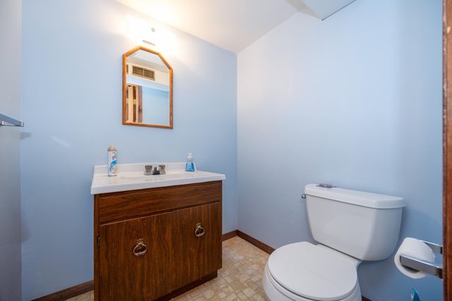 476 Coldiron Drive, Rochester Hills, MI 48307