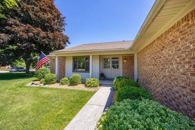 476 Coldiron Drive, Rochester Hills, MI 48307