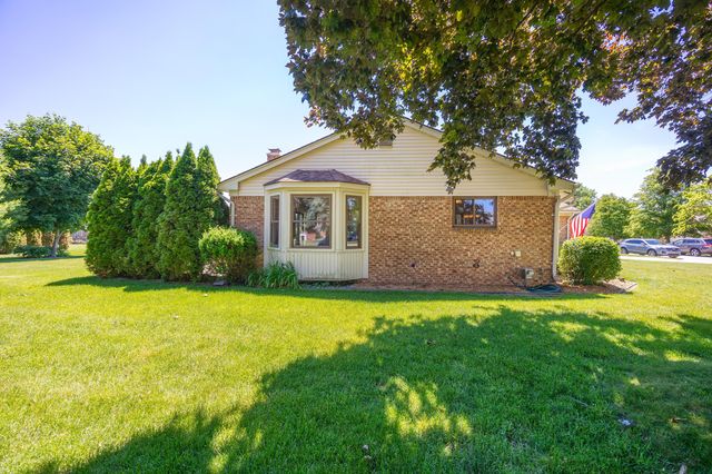 476 Coldiron Drive, Rochester Hills, MI 48307
