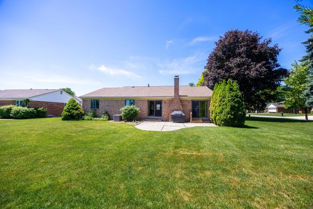 476 Coldiron Drive, Rochester Hills, MI 48307