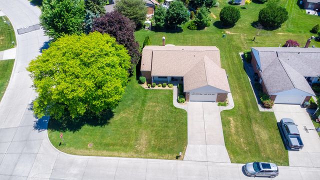 476 Coldiron Drive, Rochester Hills, MI 48307