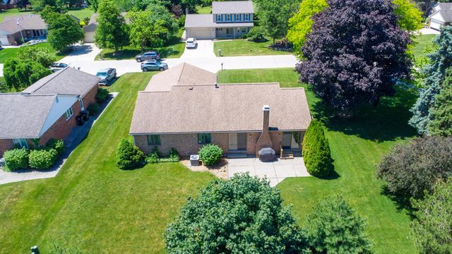 476 Coldiron Drive, Rochester Hills, MI 48307