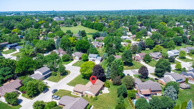476 Coldiron Drive, Rochester Hills, MI 48307