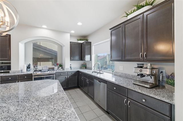 6088 Rockway Glen Avenue, Las Vegas, NV 89141