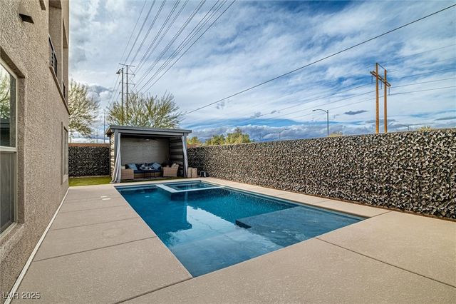 6088 Rockway Glen Avenue, Las Vegas, NV 89141