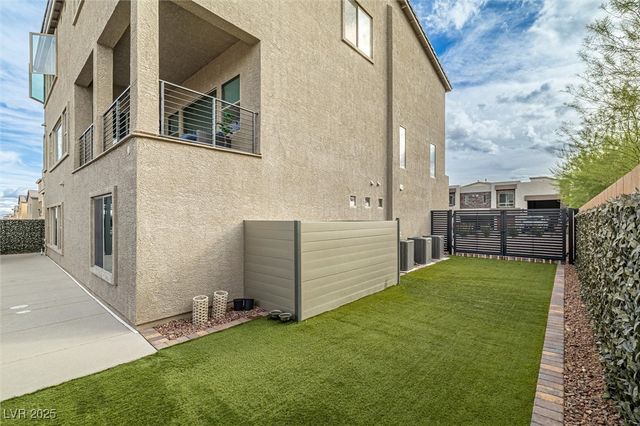 6088 Rockway Glen Avenue, Las Vegas, NV 89141