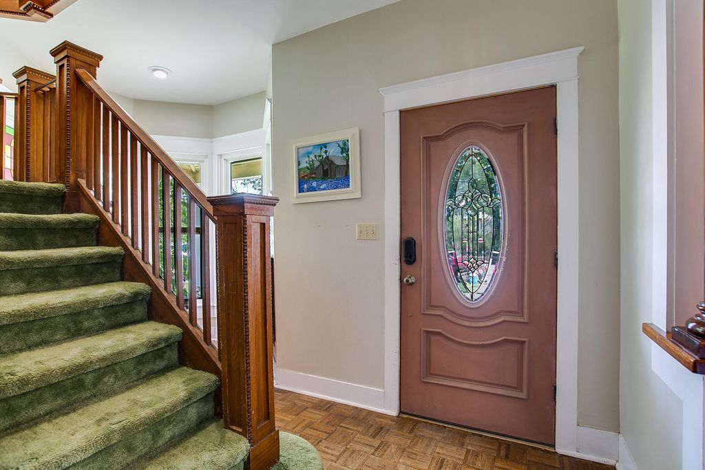 Image 7 of property listing at 205 N 9th Street, Ballinger, TX 76821