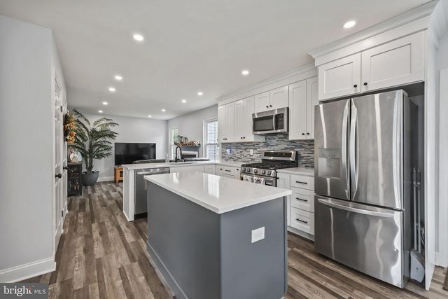 14 KRISTOPHER DR, Hamilton, NJ 08620