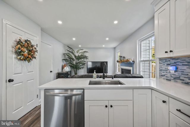 14 KRISTOPHER DR, Hamilton, NJ 08620