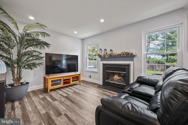 14 KRISTOPHER DR, Hamilton, NJ 08620