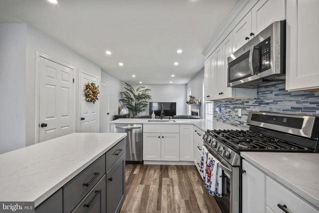 14 KRISTOPHER DR, Hamilton, NJ 08620