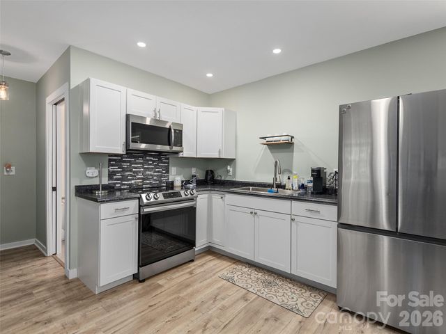 64 Springside Road, Asheville, NC 28803