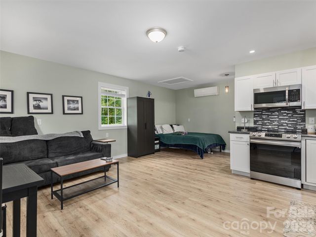 64 Springside Road, Asheville, NC 28803