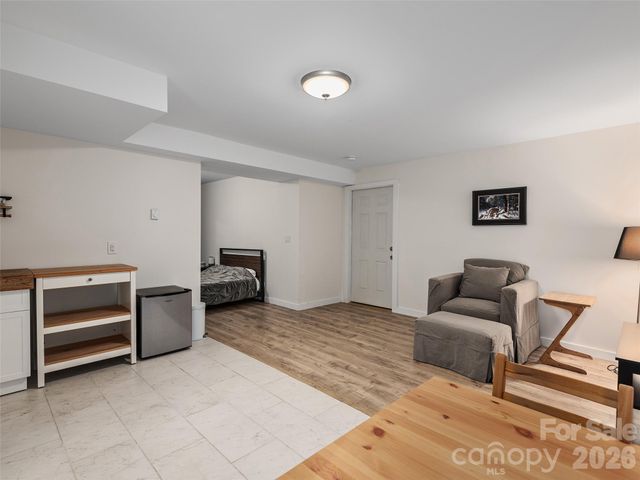 64 Springside Road, Asheville, NC 28803