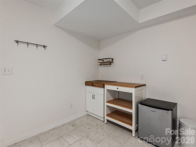 64 Springside Road, Asheville, NC 28803