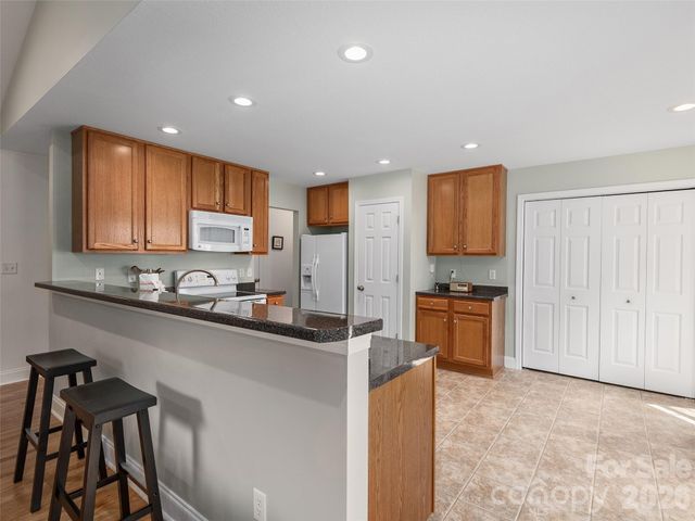 64 Springside Road, Asheville, NC 28803