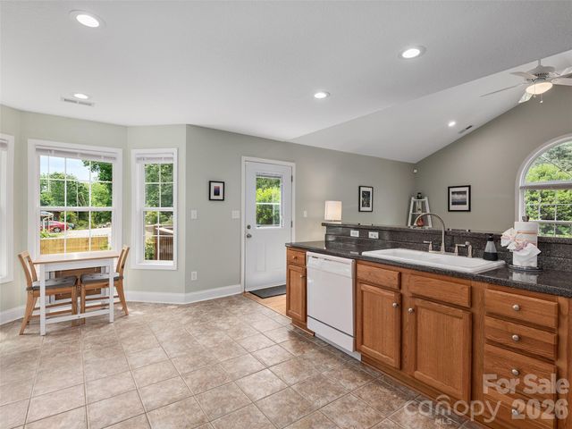 64 Springside Road, Asheville, NC 28803