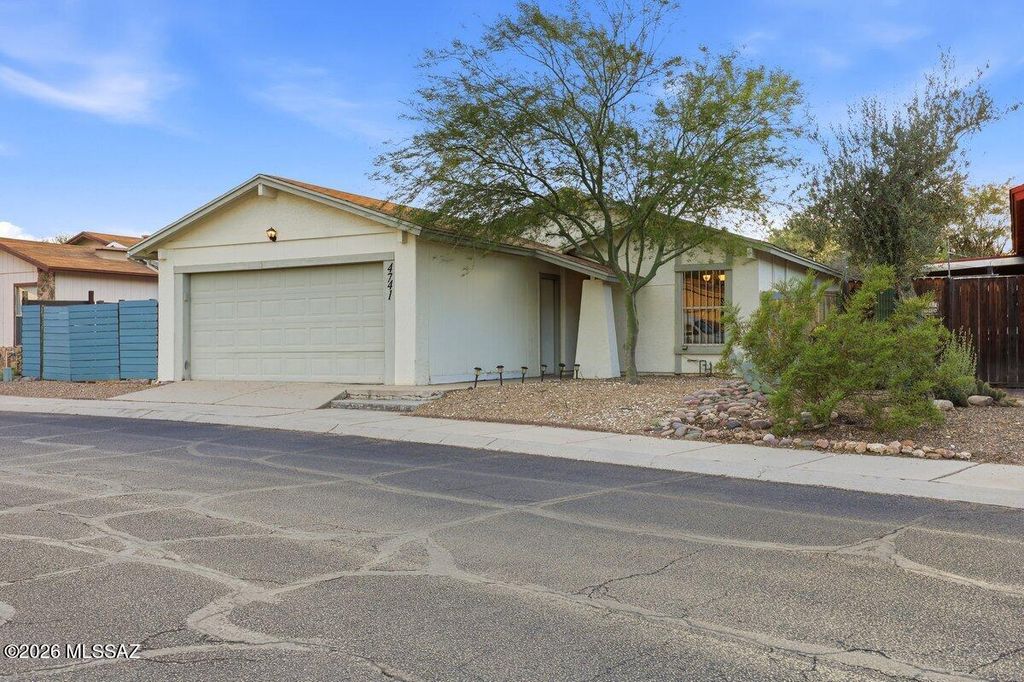 4741 N Woodside Drive, Tucson, AZ 85705