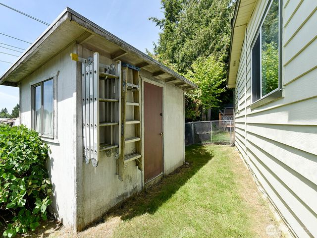 19805 127th Court NE, Bothell, WA 98011