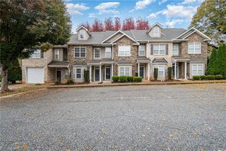 660 Friendway Road, Greensboro, NC 27410