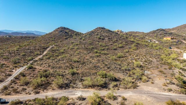 - W Jenny Lin Road -, New River, AZ 85087