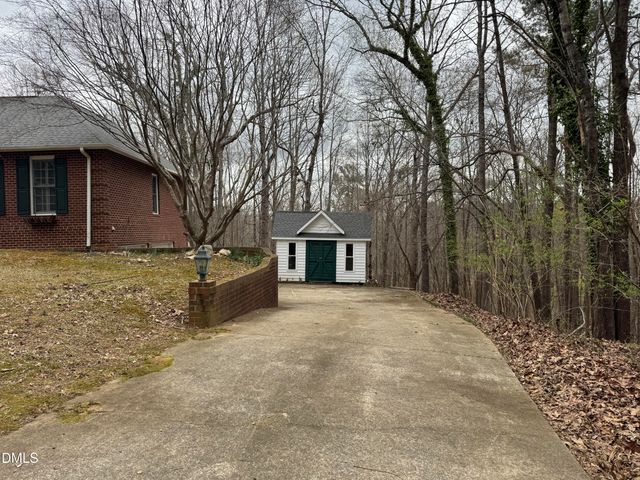 2100 Neuse Colony Drive, Clayton, NC 27527