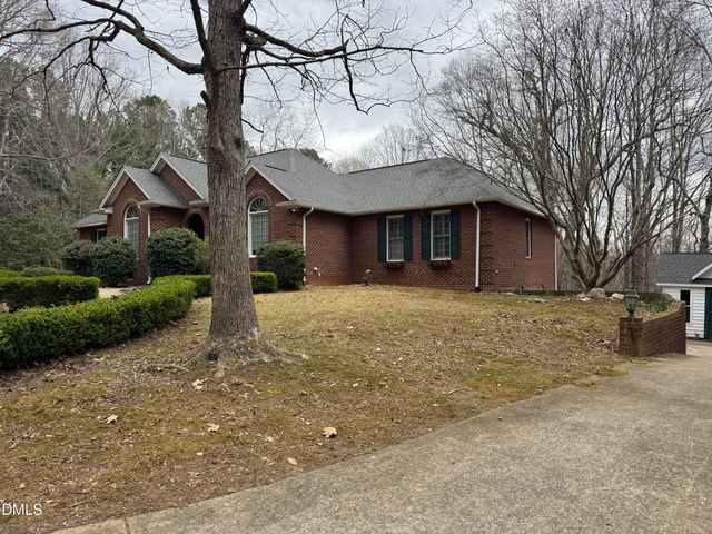 2100 Neuse Colony Drive, Clayton, NC 27527