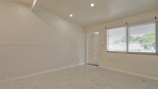 4250 SW 39th St, West Park, FL 33023