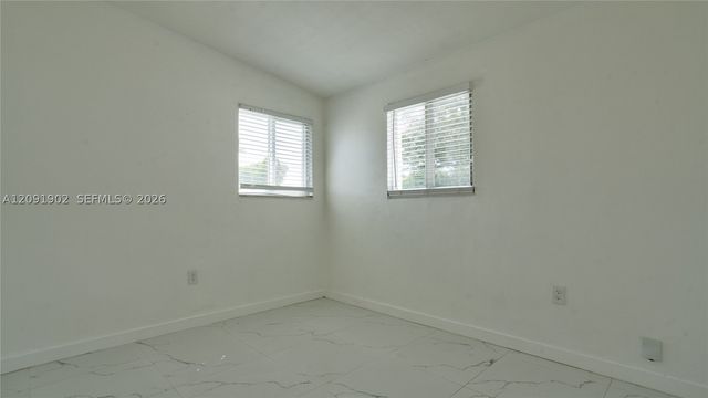 4250 SW 39th St, West Park, FL 33023