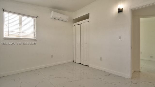 4250 SW 39th St, West Park, FL 33023