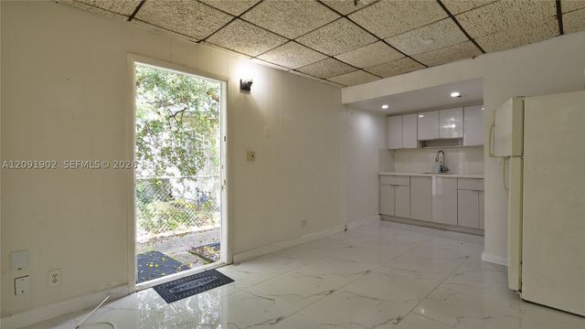 4250 SW 39th St, West Park, FL 33023