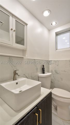 4250 SW 39th St, West Park, FL 33023