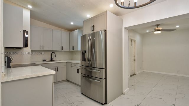 4250 SW 39th St, West Park, FL 33023