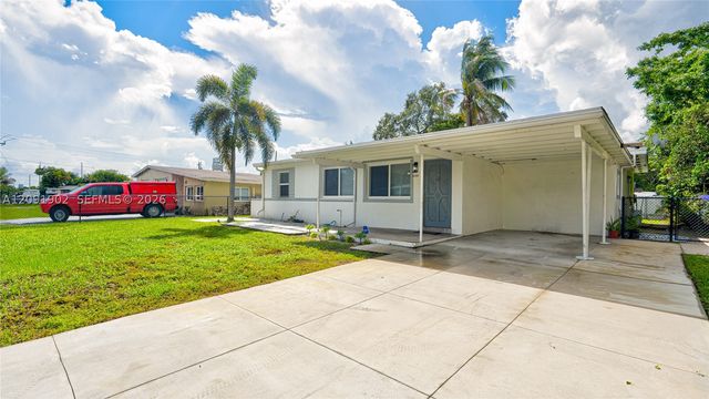 4250 SW 39th St, West Park, FL 33023