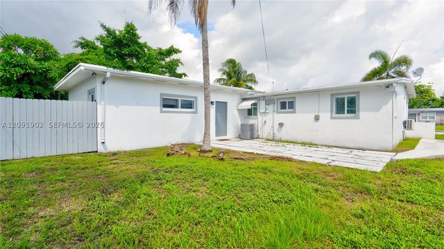 4250 SW 39th St, West Park, FL 33023