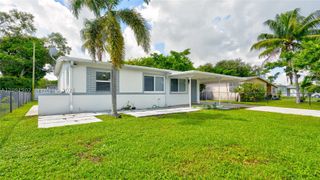 4250 SW 39th St, West Park, FL 33023