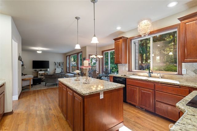 15202 135th Avenue E, Puyallup, WA 98374