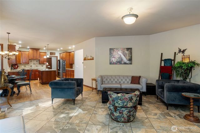 15202 135th Avenue E, Puyallup, WA 98374