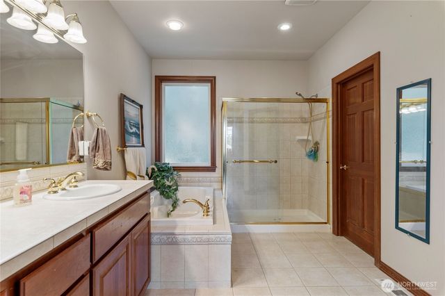 15202 135th Avenue E, Puyallup, WA 98374