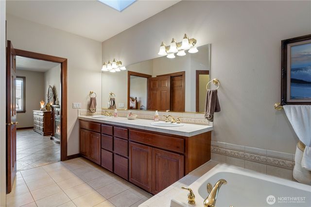 15202 135th Avenue E, Puyallup, WA 98374
