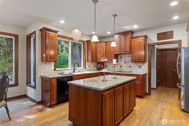 15202 135th Avenue E, Puyallup, WA 98374