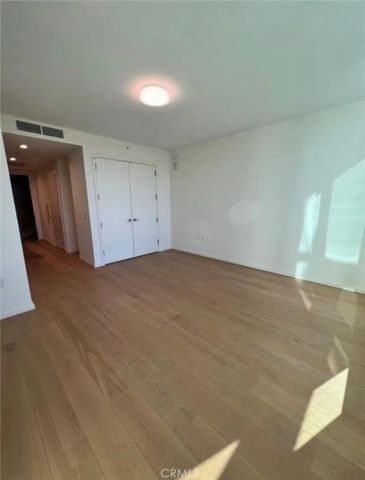 877 Francisco 1518, Los Angeles, CA 90017