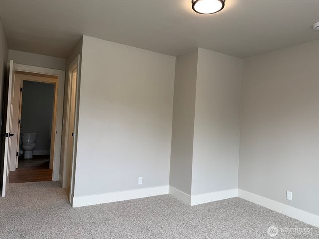 857 S 72nd Street, Tacoma, WA 98408